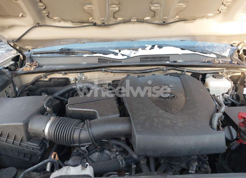 Photo 10 of 2017 Toyota Tacoma TRD OFF ROAD (VIN 5TFCZ5AN3HX058407)