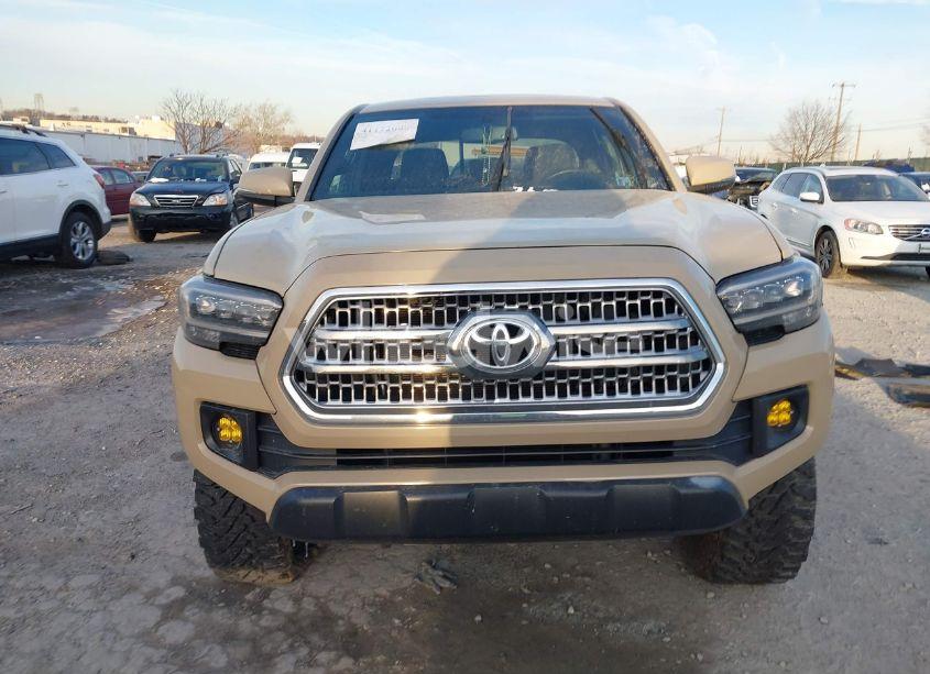 Photo 11 of 2017 Toyota Tacoma TRD OFF ROAD (VIN 5TFCZ5AN3HX058407)