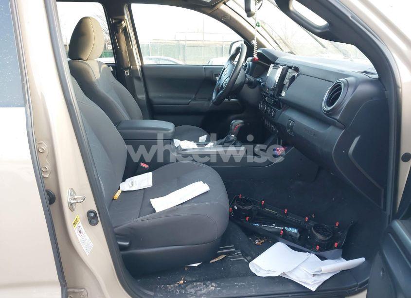 Photo 5 of 2017 Toyota Tacoma TRD OFF ROAD (VIN 5TFCZ5AN3HX058407)