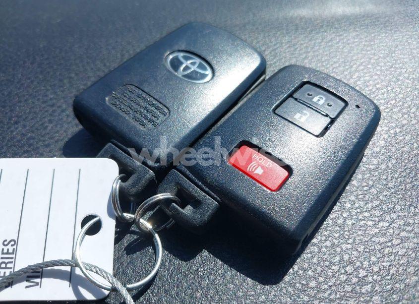 Photo 11 of 2017 Toyota Tacoma TRD OFF ROAD (VIN 5TFCZ5AN3HX070007)