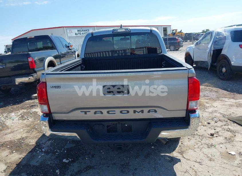 Photo 16 of 2017 Toyota Tacoma TRD OFF ROAD (VIN 5TFCZ5AN3HX070007)
