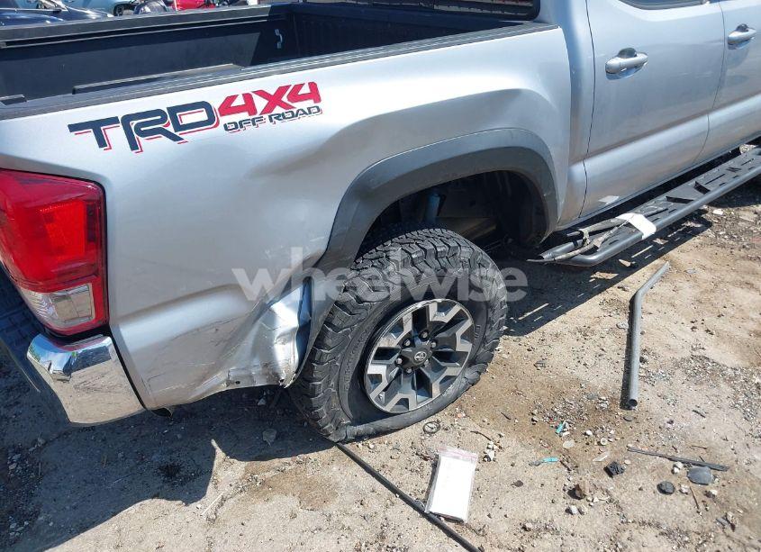 Photo 6 of 2017 Toyota Tacoma TRD OFF ROAD (VIN 5TFCZ5AN3HX070007)