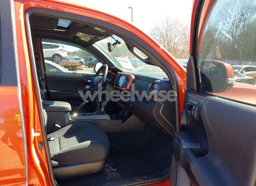 Photo 5 of 2017 Toyota Tacoma TRD OFF ROAD (VIN 5TFCZ5AN3HX070895)