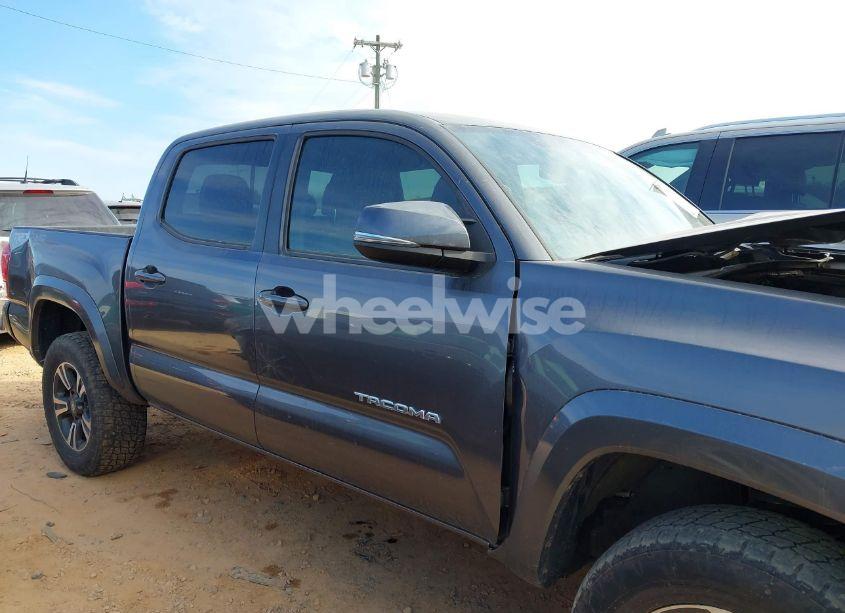 Photo 13 of 2017 Toyota Tacoma TRD SPORT (VIN 5TFCZ5AN3HX098423)