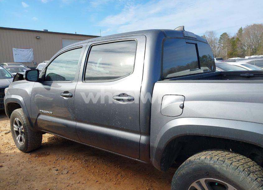 Photo 14 of 2017 Toyota Tacoma TRD SPORT (VIN 5TFCZ5AN3HX098423)