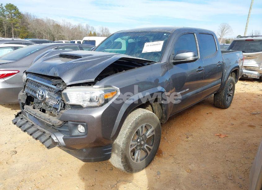 Photo 2 of 2017 Toyota Tacoma TRD SPORT (VIN 5TFCZ5AN3HX098423)