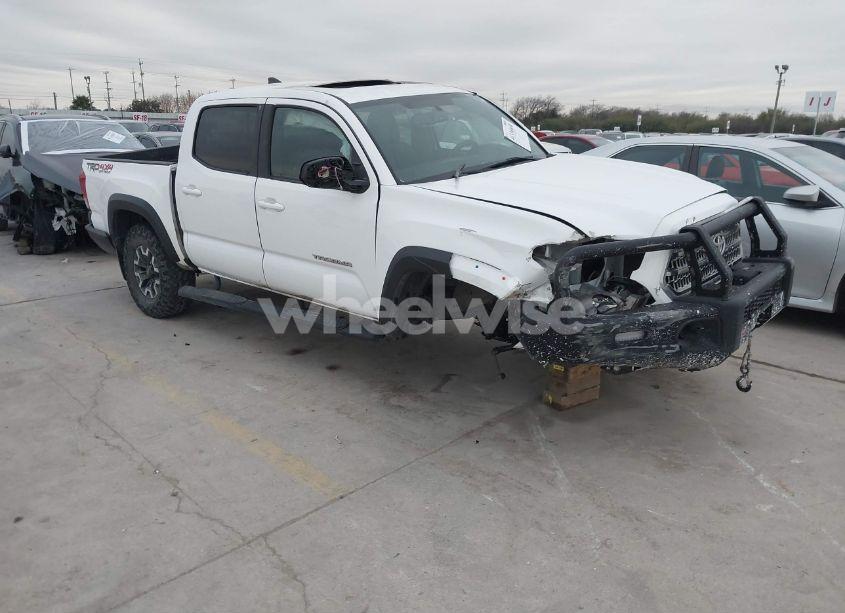 2017 Toyota Tacoma TRD OFF ROAD (VIN 5TFCZ5AN3HX109338) main photo