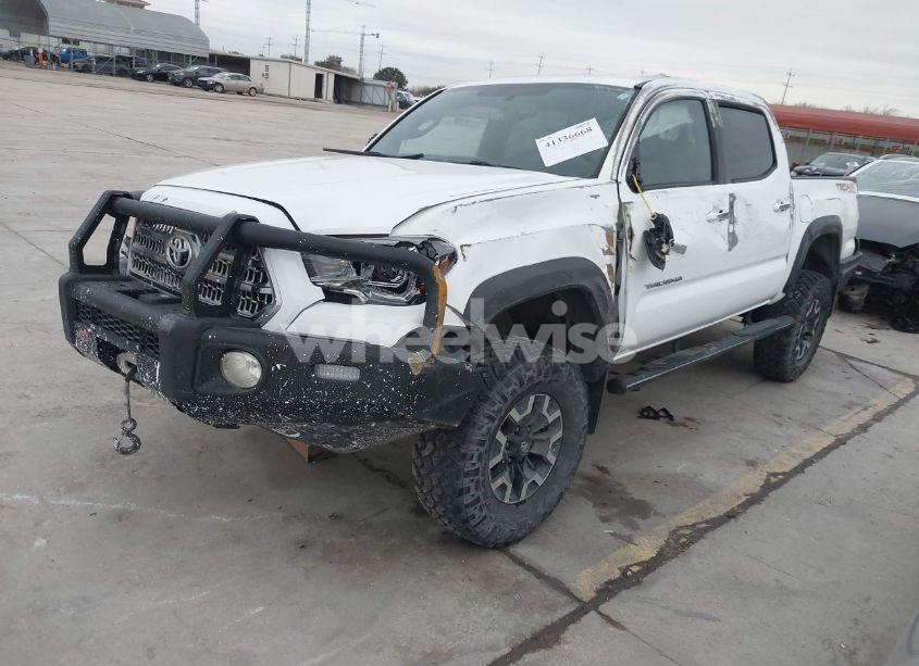 Photo 2 of 2017 Toyota Tacoma TRD OFF ROAD (VIN 5TFCZ5AN3HX109338)