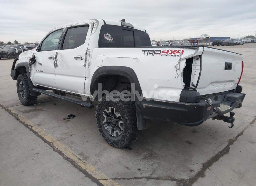 Photo 3 of 2017 Toyota Tacoma TRD OFF ROAD (VIN 5TFCZ5AN3HX109338)