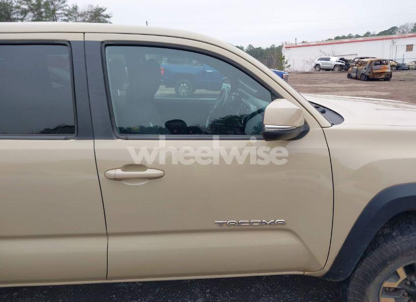 Photo 13 of 2018 Toyota Tacoma TRD OFF ROAD (VIN 5TFCZ5AN3JX138568)