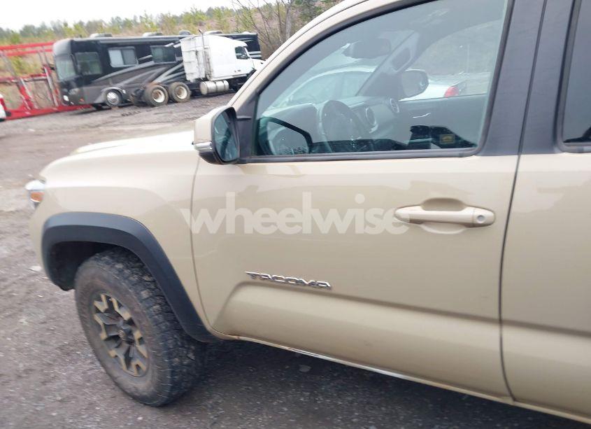 Photo 14 of 2018 Toyota Tacoma TRD OFF ROAD (VIN 5TFCZ5AN3JX138568)