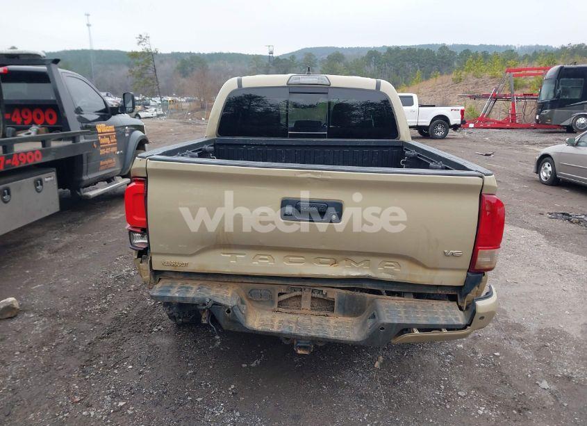 Photo 16 of 2018 Toyota Tacoma TRD OFF ROAD (VIN 5TFCZ5AN3JX138568)