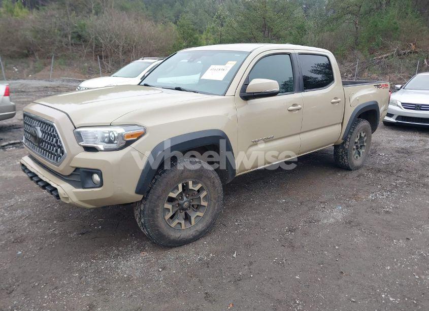 Photo 2 of 2018 Toyota Tacoma TRD OFF ROAD (VIN 5TFCZ5AN3JX138568)