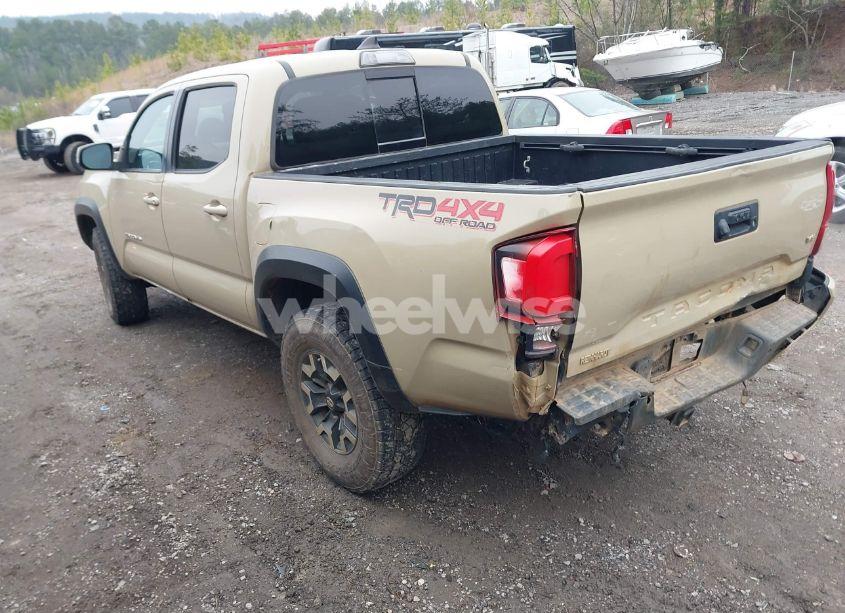 Photo 3 of 2018 Toyota Tacoma TRD OFF ROAD (VIN 5TFCZ5AN3JX138568)