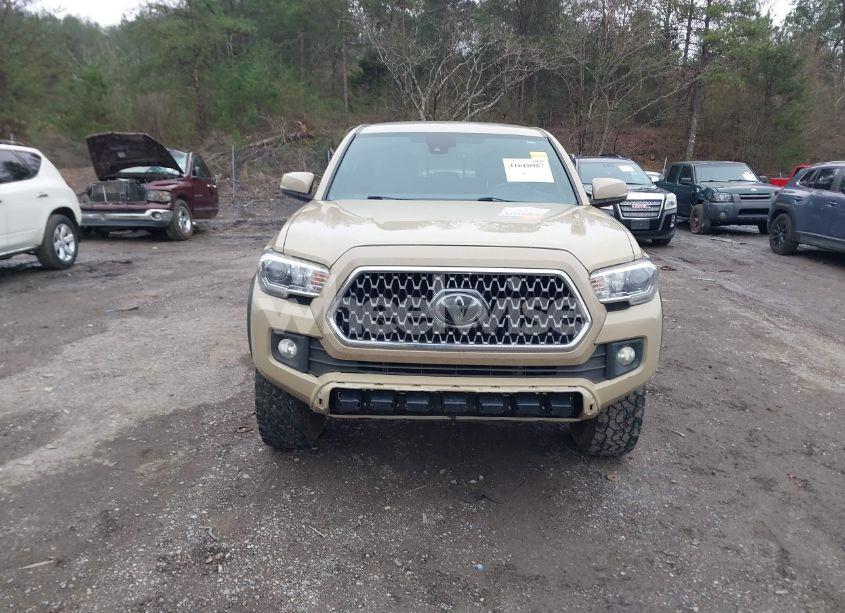 Photo 6 of 2018 Toyota Tacoma TRD OFF ROAD (VIN 5TFCZ5AN3JX138568)