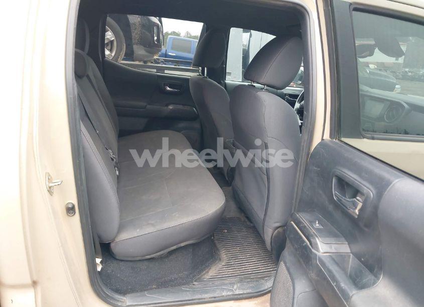 Photo 8 of 2018 Toyota Tacoma TRD OFF ROAD (VIN 5TFCZ5AN3JX138568)