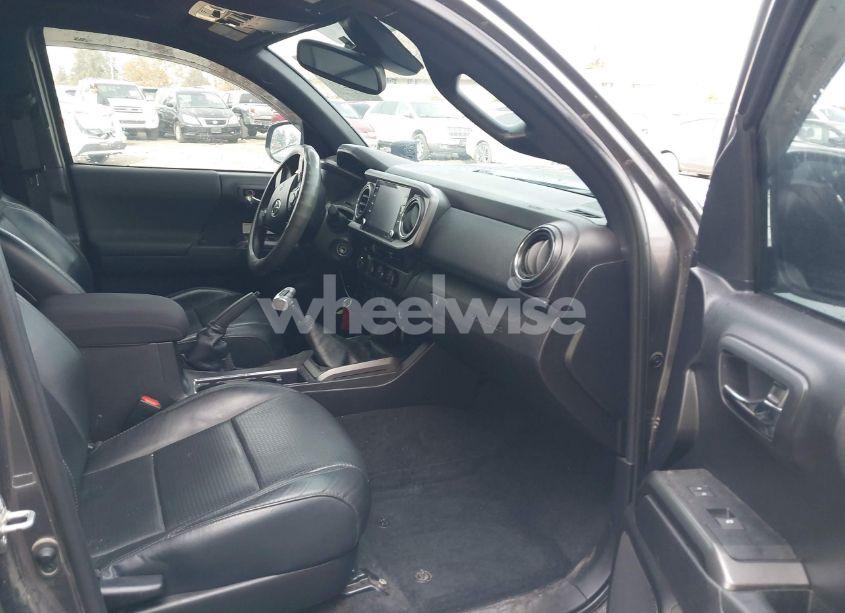 Photo 5 of 2020 Toyota Tacoma TRD OFF-ROAD (VIN 5TFCZ5AN3LX241704)