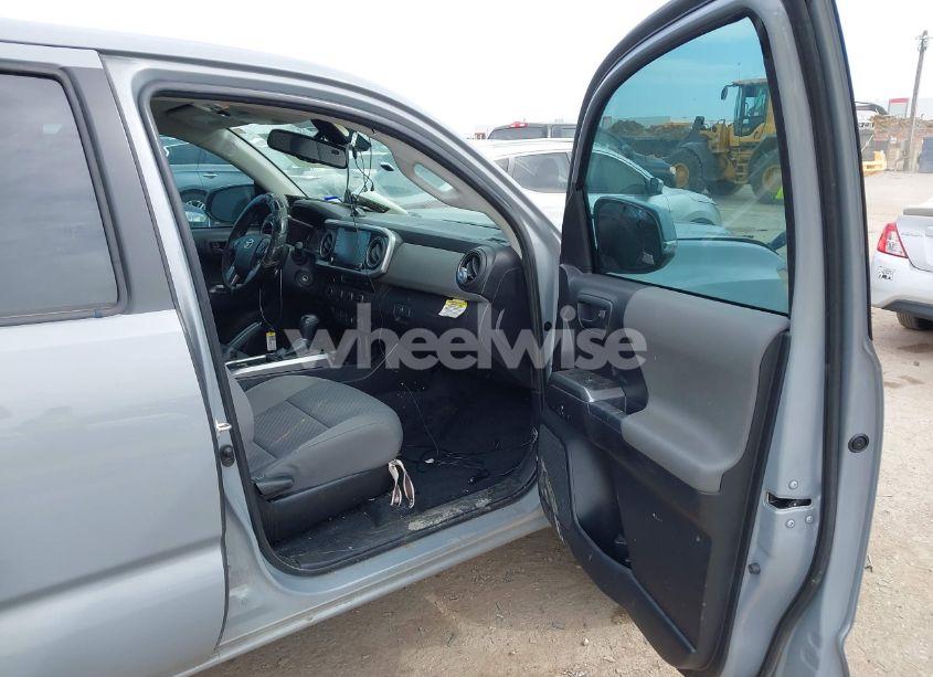 Photo 5 of 2021 Toyota Tacoma SR5 V6 (VIN 5TFCZ5AN3MX260853)