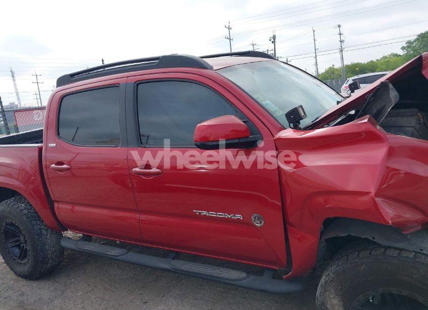 Photo 13 of 2016 Toyota Tacoma SR5 V6 (VIN 5TFCZ5AN4GX003317)
