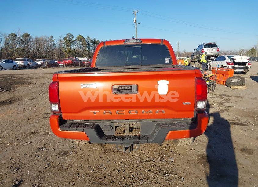 Photo 16 of 2017 Toyota Tacoma TRD SPORT (VIN 5TFCZ5AN4HX050932)