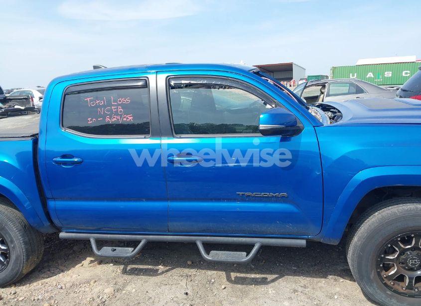 Photo 14 of 2017 Toyota Tacoma TRD SPORT (VIN 5TFCZ5AN4HX065947)