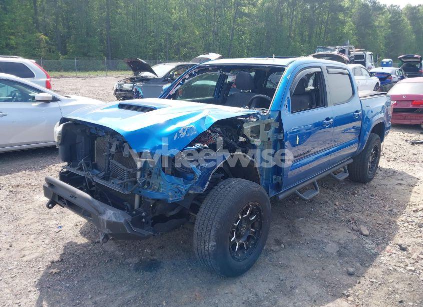 Photo 2 of 2017 Toyota Tacoma TRD SPORT (VIN 5TFCZ5AN4HX065947)