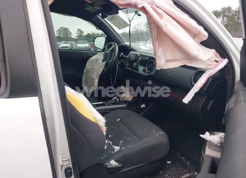 Photo 5 of 2017 Toyota Tacoma TRD SPORT (VIN 5TFCZ5AN4HX078343)