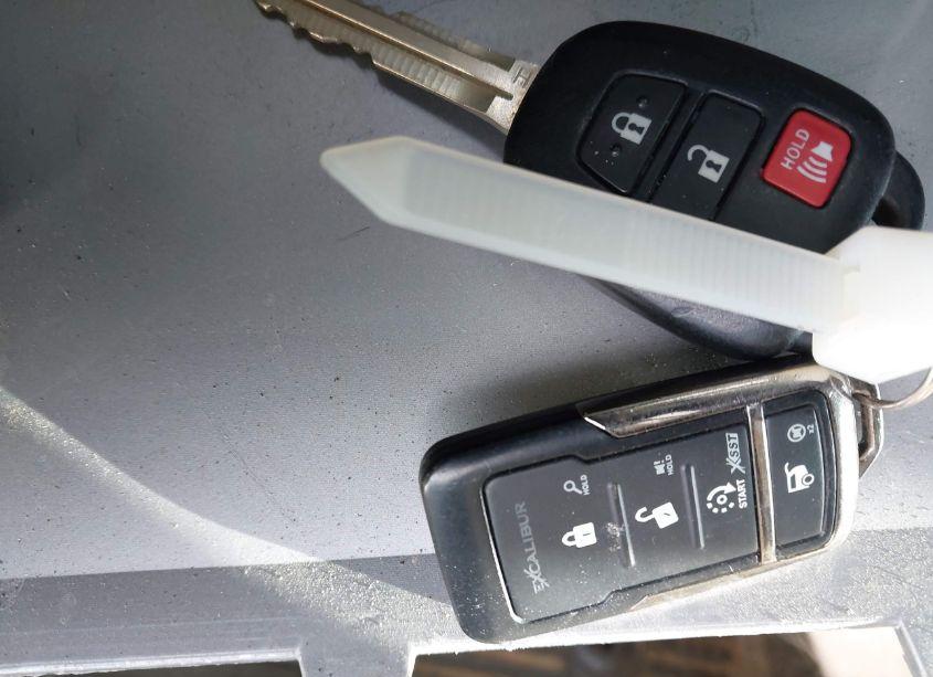 Photo 11 of 2017 Toyota Tacoma SR5 V6 (VIN 5TFCZ5AN4HX090265)