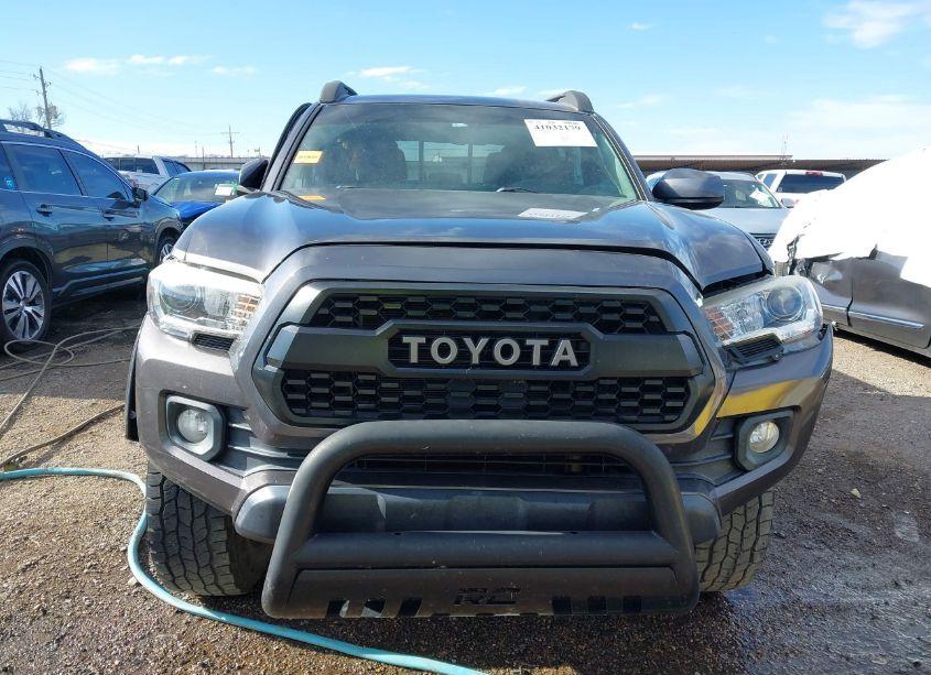 Photo 13 of 2017 Toyota Tacoma SR5 V6 (VIN 5TFCZ5AN4HX090265)