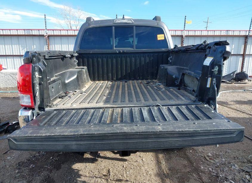 Photo 17 of 2017 Toyota Tacoma SR5 V6 (VIN 5TFCZ5AN4HX090265)