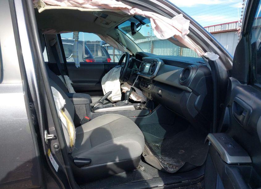 Photo 5 of 2017 Toyota Tacoma SR5 V6 (VIN 5TFCZ5AN4HX090265)