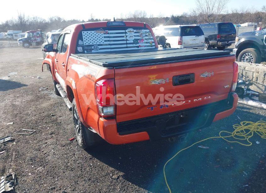 Photo 3 of 2017 Toyota Tacoma TRD SPORT (VIN 5TFCZ5AN4HX093022)