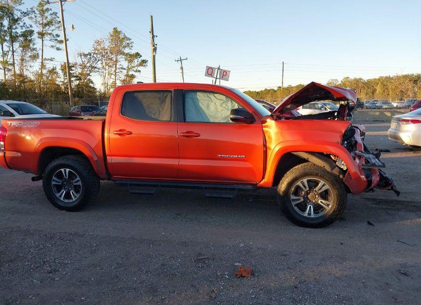 Photo 13 of 2017 Toyota Tacoma TRD SPORT (VIN 5TFCZ5AN4HX094249)