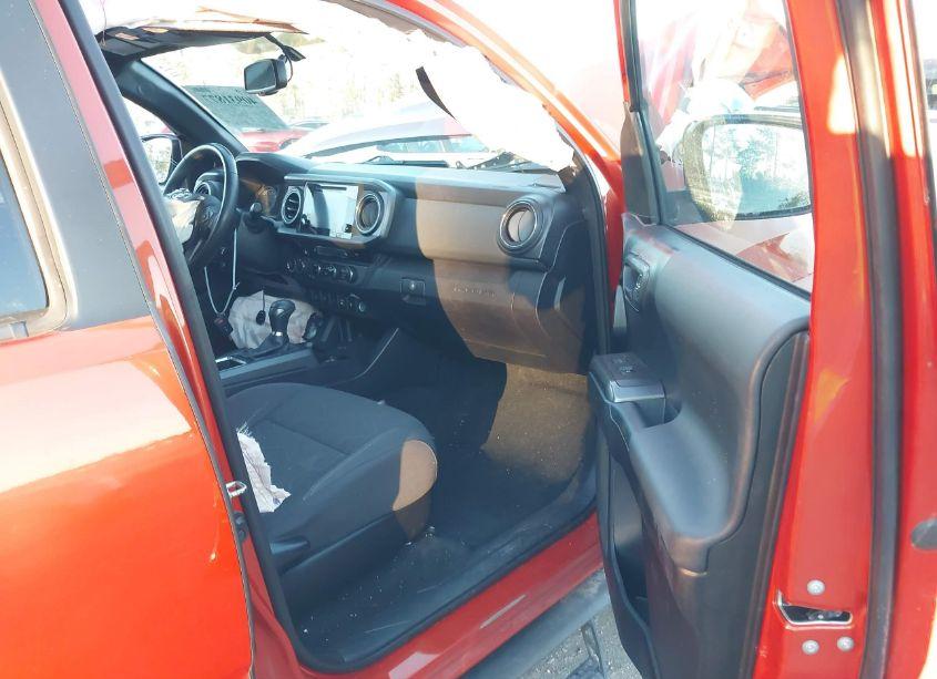 Photo 5 of 2017 Toyota Tacoma TRD SPORT (VIN 5TFCZ5AN4HX094249)