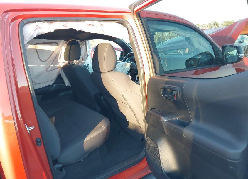 Photo 8 of 2017 Toyota Tacoma TRD SPORT (VIN 5TFCZ5AN4HX094249)