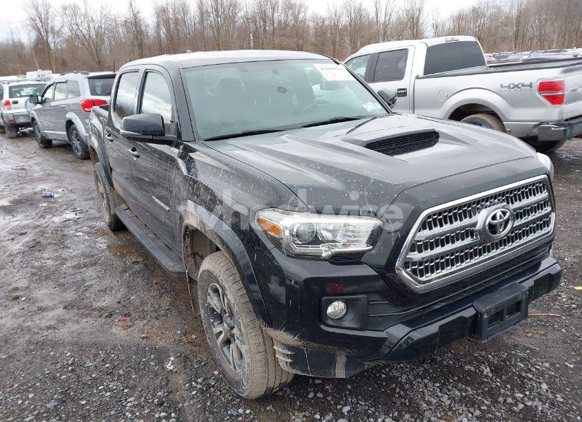 2017 Toyota Tacoma TRD SPORT (VIN 5TFCZ5AN4HX112457) main photo