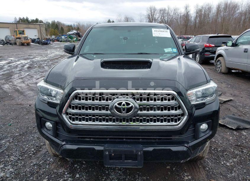 Photo 13 of 2017 Toyota Tacoma TRD SPORT (VIN 5TFCZ5AN4HX112457)