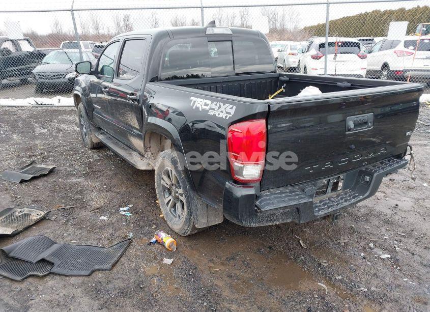 Photo 3 of 2017 Toyota Tacoma TRD SPORT (VIN 5TFCZ5AN4HX112457)