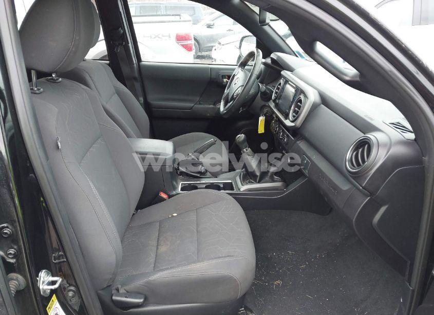 Photo 5 of 2017 Toyota Tacoma TRD SPORT (VIN 5TFCZ5AN4HX112457)