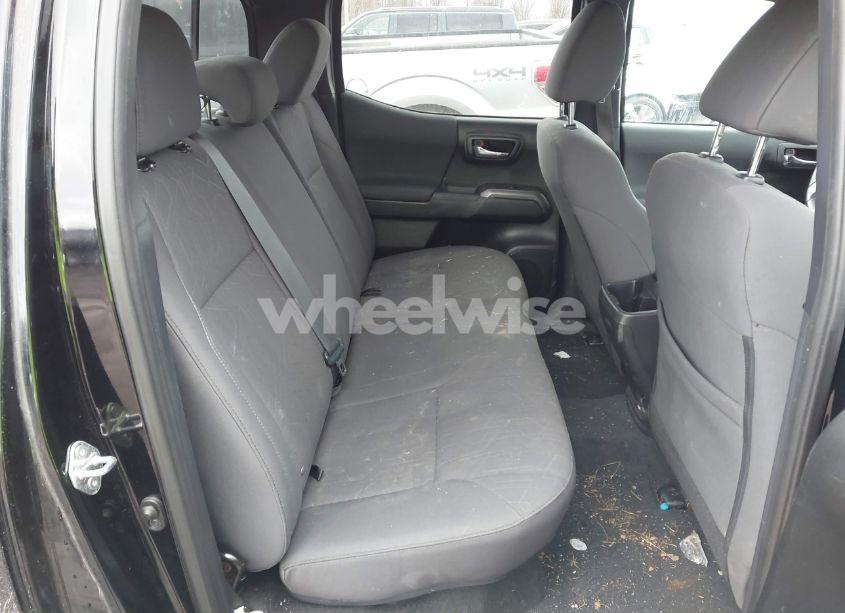 Photo 8 of 2017 Toyota Tacoma TRD SPORT (VIN 5TFCZ5AN4HX112457)