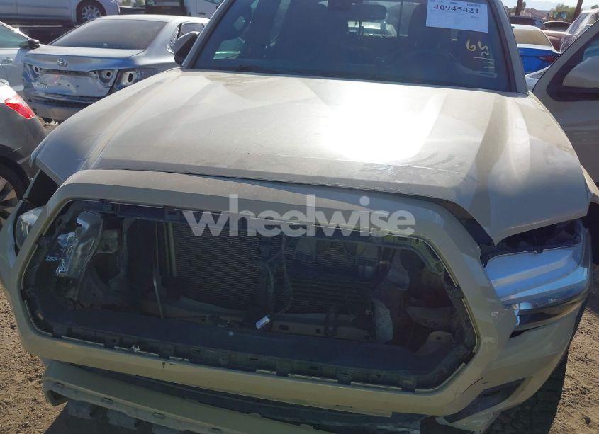 Photo 10 of 2018 Toyota Tacoma TRD OFF ROAD (VIN 5TFCZ5AN4JX126087)