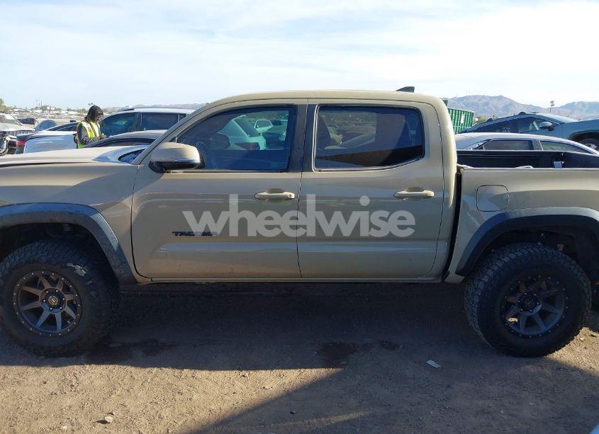 Photo 14 of 2018 Toyota Tacoma TRD OFF ROAD (VIN 5TFCZ5AN4JX126087)