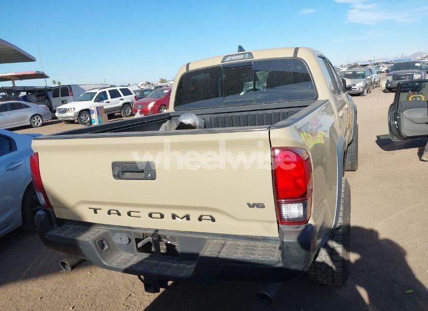 Photo 16 of 2018 Toyota Tacoma TRD OFF ROAD (VIN 5TFCZ5AN4JX126087)
