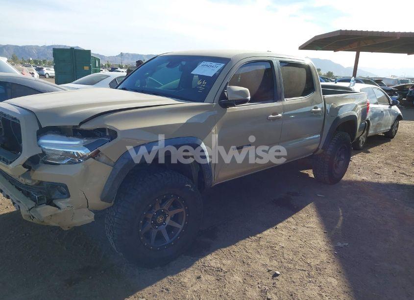 Photo 2 of 2018 Toyota Tacoma TRD OFF ROAD (VIN 5TFCZ5AN4JX126087)