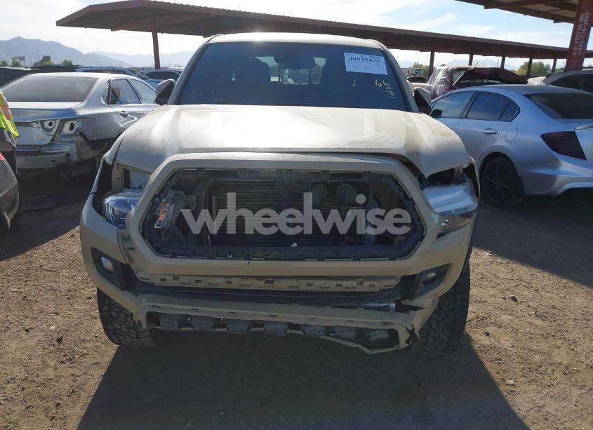 Photo 6 of 2018 Toyota Tacoma TRD OFF ROAD (VIN 5TFCZ5AN4JX126087)