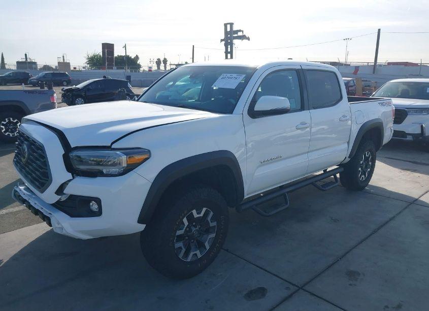 Photo 2 of 2020 Toyota Tacoma TRD OFF-ROAD (VIN 5TFCZ5AN4LX227116)