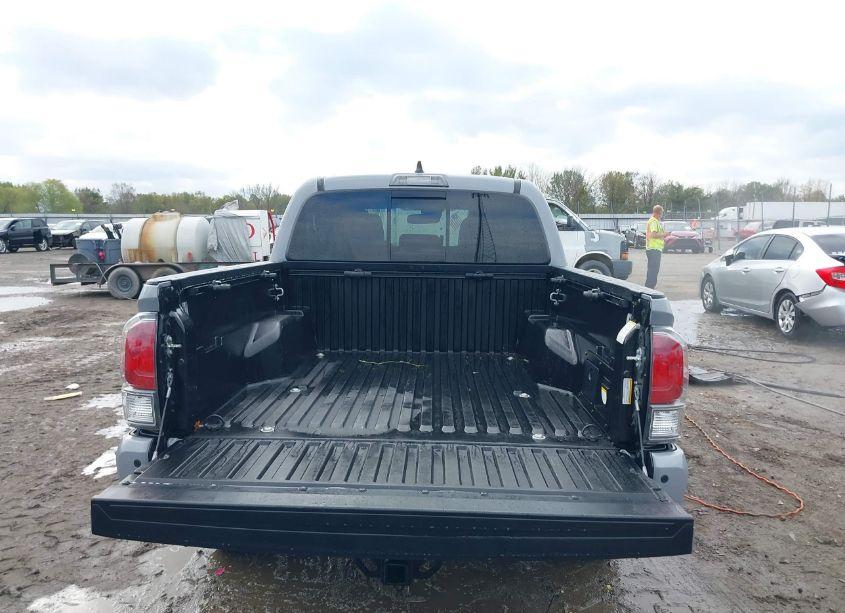 Photo 8 of 2021 Toyota Tacoma TRD OFF-ROAD (VIN 5TFCZ5AN4MX254155)