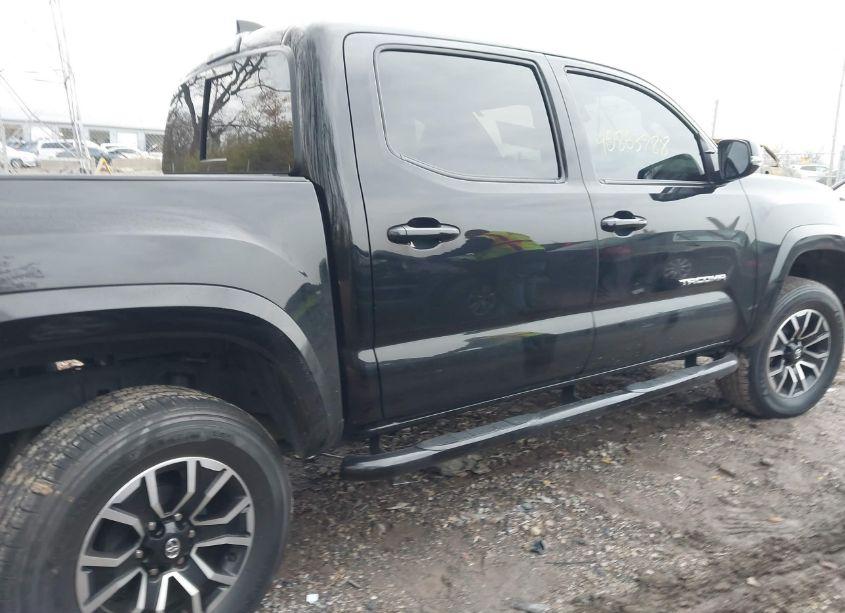 Photo 13 of 2021 Toyota Tacoma TRD SPORT (VIN 5TFCZ5AN4MX260764)