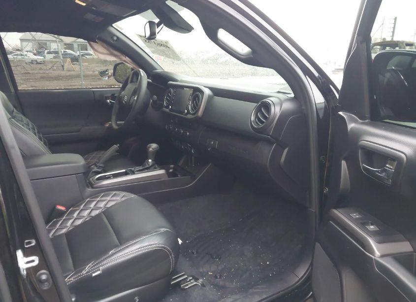 Photo 5 of 2021 Toyota Tacoma TRD SPORT (VIN 5TFCZ5AN4MX260764)