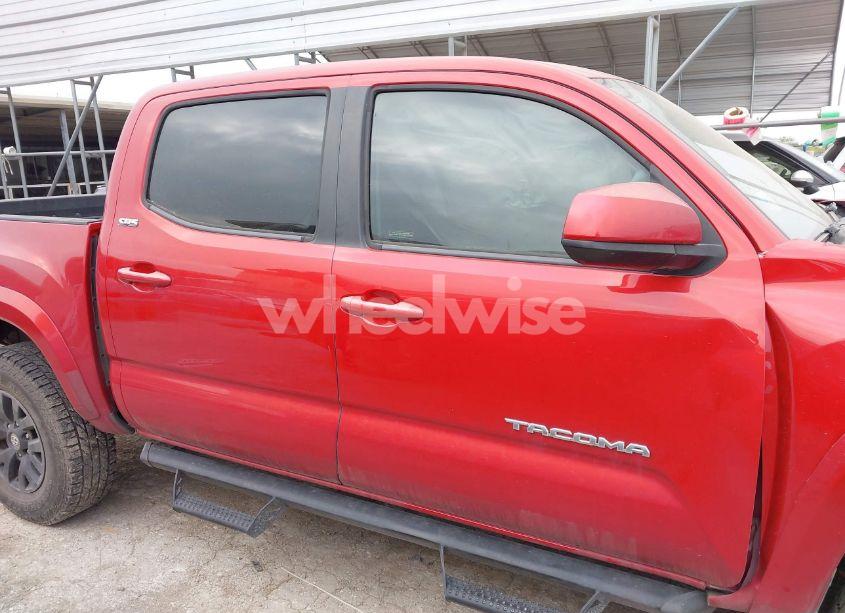 Photo 13 of 2017 Toyota Tacoma SR5 V6 (VIN 5TFCZ5AN5HX078559)